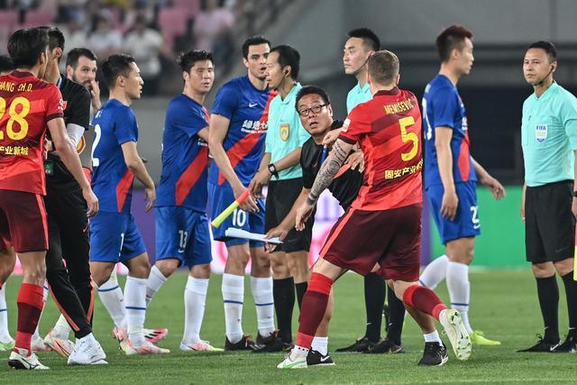 广厦队公告：赵岩昊肋骨骨折 预计将休战4-6周